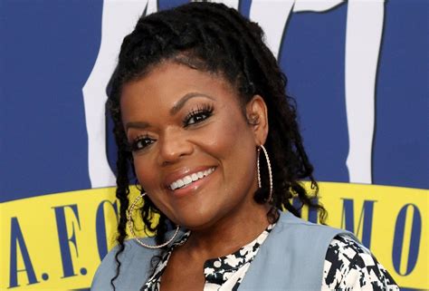 Yvette Nicole Brown’s Heartfelt Return to Community Leaves Fans Cheerfully Sobbing!